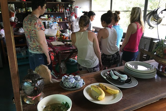 2 days 1 night: Explore Countryside and exclusive Homestay. - Karen Long Neck Village: Culture, Crafts, and a Time Check