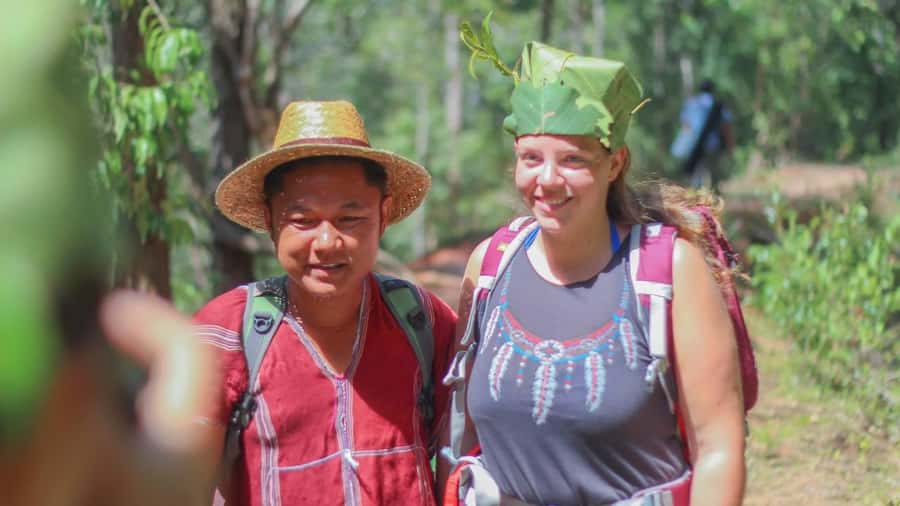 2days 1night : Trekking with Karen people and Doi Inthanon - Pickup, market stop, and how the day starts at a real pace