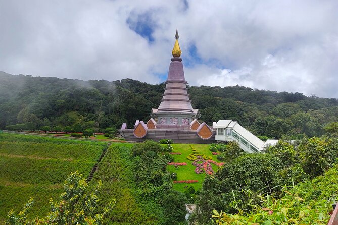 4 EXPERIENCES DAY TRIP. Sticky waterfalls, Elephants, Wat &Market - Morning Pickup to the North of Chiang Mai, Where the Real Day Begins