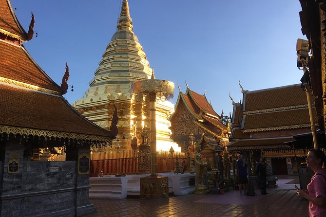 4 highlights: Sticky Waterfall/Elephants/local market /Wat Banden - Why this 7.5-hour tour is really two different experiences