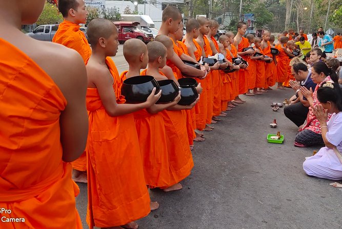 4 highlights: Sticky Waterfall/Elephants/local market /Wat Banden - Price and value: why 65 USD can make sense here