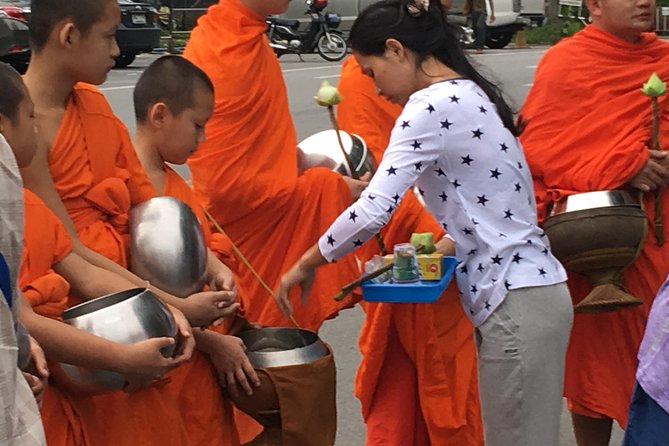 4 highlights: Sticky Waterfall/Elephants/local market /Wat Banden - Small group size and pickup that make mornings easier