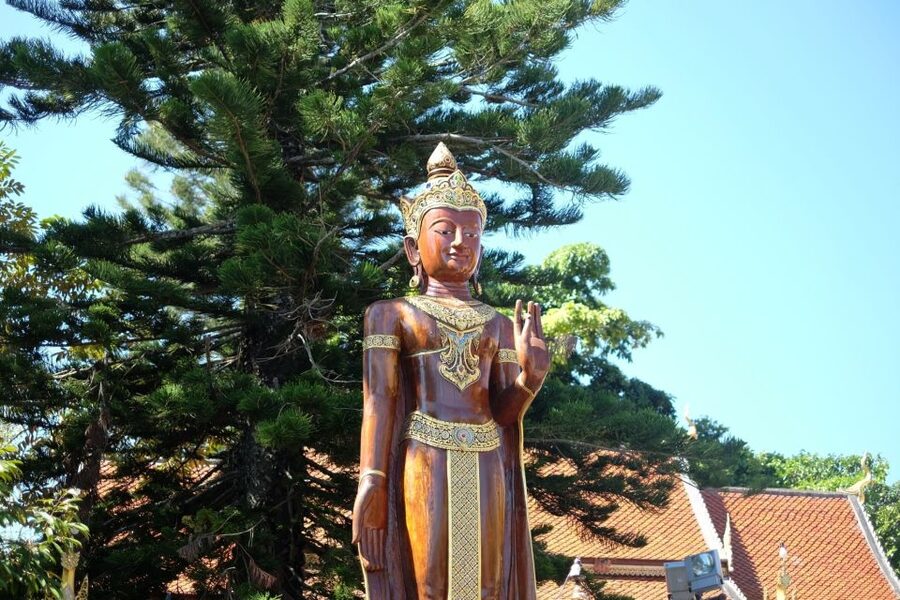 4-Hour Doi Suthep & Hmong Hill Tribe Village from Chiang Mai - Getting the most from your guide, and why English matters here