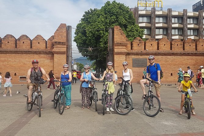 4-Hour Evening Bike Tour of Old City Chiang Mai - Three Kings Monument and Wat Intakhin’s white Buddha