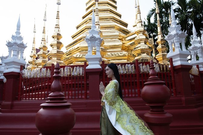 4 Hour Rent & Ride Package - Chut Thai Rental with Rickshaw (for 2 persons) - Dressing for temples and photos, a practical respect-first approach