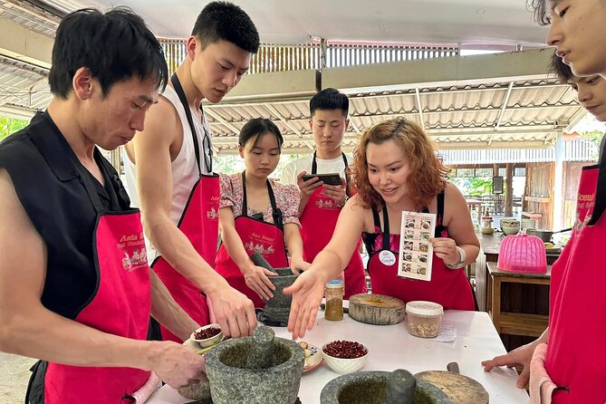 Authentic Thai Cooking Class and Farm Visit in Chiang Mai - Lunch in a bamboo hut: eat what you made, then learn from it