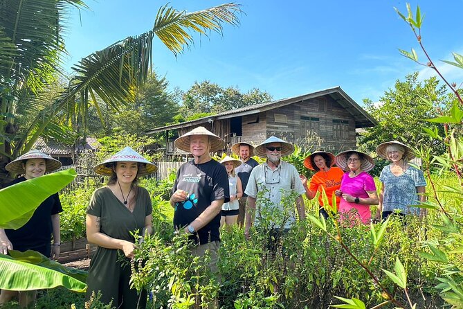 Authentic Thai Cooking Class and Farm Visit in Chiang Mai - The market stop: learning how Thai cooking starts