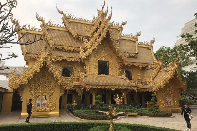 Best 2-Day: Explore Chiang Rai Landmarks from Chiang Mai, Private Trip - Food on the Route: Included Lunches and Local Choices
