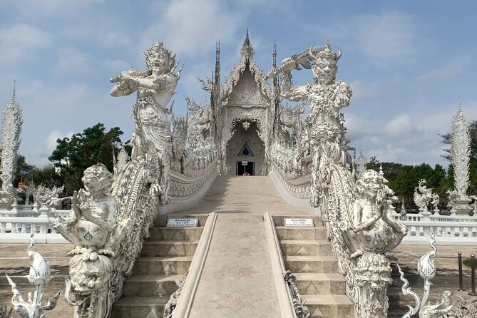 Best Places in Chiang Rai White, Blue, Big Buddha, Tea Plantation - Chiang Rai Temples With a Make-It-Count Schedule