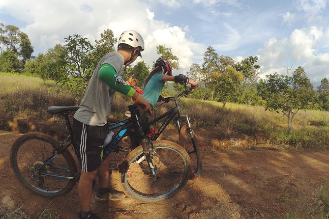 Chiang Dao and Mae Taeng Valley cycling trip - Day 1: Wat Tham Chiang Dao, caves, and the first big valley ride