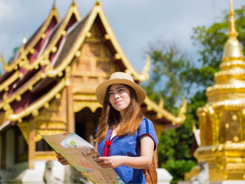Chiang Mai: 3 Hour Old City and Temples Guided Walking Tour - How the guide turns temples into Chiang Mai context