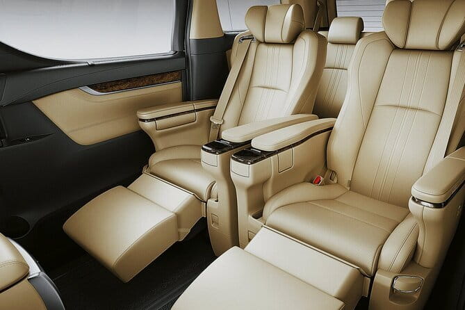 Chiang Mai Airport Private Arrival Transfers - The Drive From Chiang Mai Airport to Old City or Suburbs