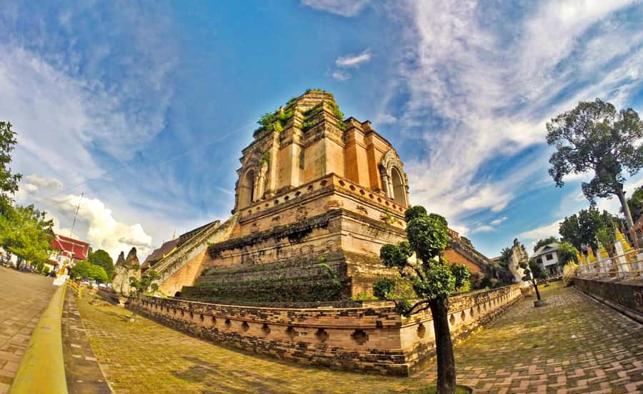Chiang Mai: Ancient Temples Guided Spanish Tour - Who should book this tour, and who should think twice