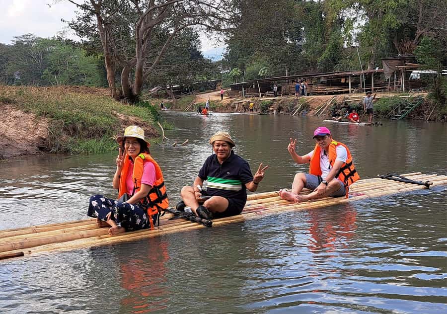 Chiang Mai: Bamboo Rafting and Wat Phra That Doi Kham - Small group comfort, solo-friendly pacing