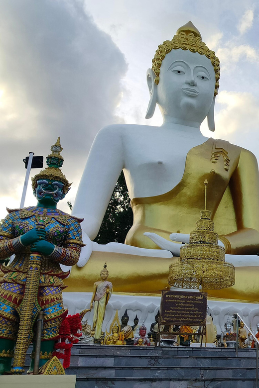 Chiang Mai: Bamboo Rafting and Wat Phra That Doi Kham - What to bring for a smooth rafting plus temple day