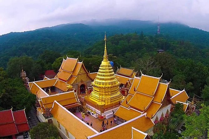 Chiang Mai Best City Tour with Doi Suthep, Pha Lat & Chedi Luang - Stop 1: Wat Chedi Luang, the pagoda that remembers an earthquake