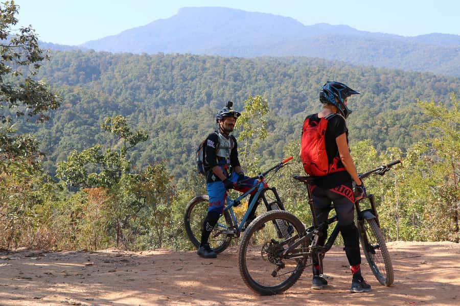 Chiang Mai: Buffalo Soldier Trail Guided Mountain Biking - The bikes and safety setup: YT Jeffsy, Fox pads, Bell helmet
