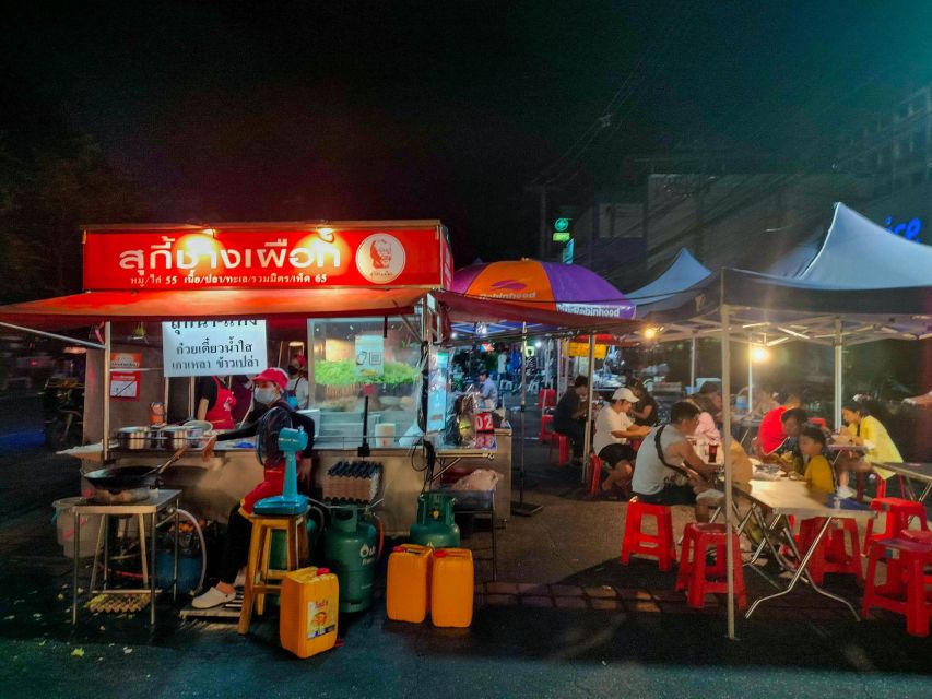 Chiang Mai: Chiang Mai Bar Hopping Guided Night Tour - Chang Phuak Gate Market: the best way to start eating your way through Chiang Mai