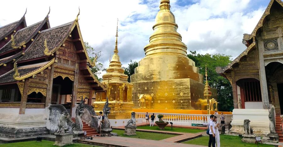 Chiang Mai: Chiang Mai Old City Twilight Walking Tour - Finding Chiang Mai’s quiet hour in the Old City