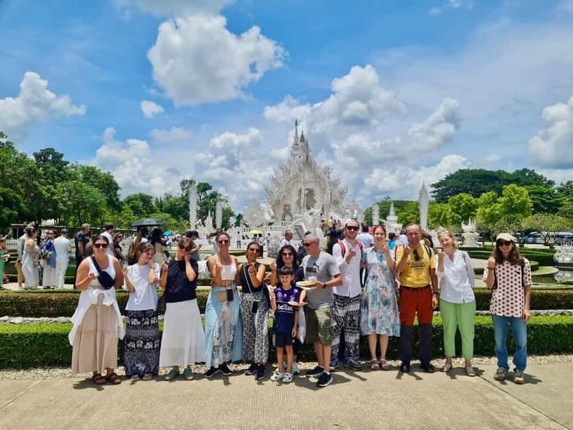 Chiang Mai: Chiang Rai Famous Temples & Hot Springs Day Trip - Mae Kachan Hot Spring Stop: A Quick Reset and Photo Break