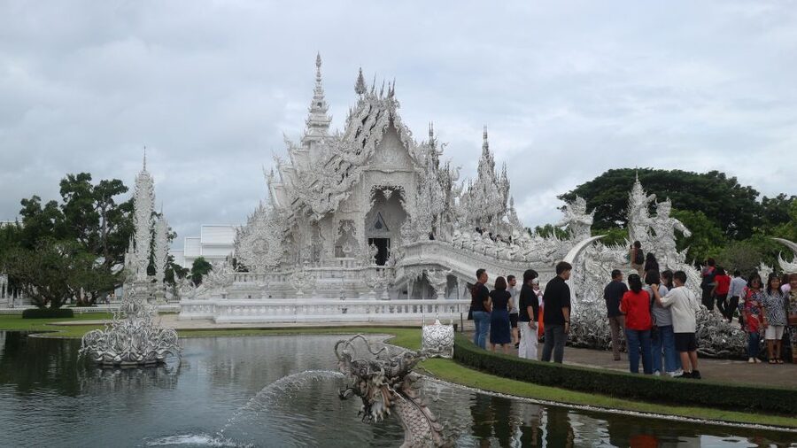 Chiang Mai: Chiang Rai Temples & Black House Discovery Tour - Lunch, Comfort, and the Reality of a One-Day Schedule