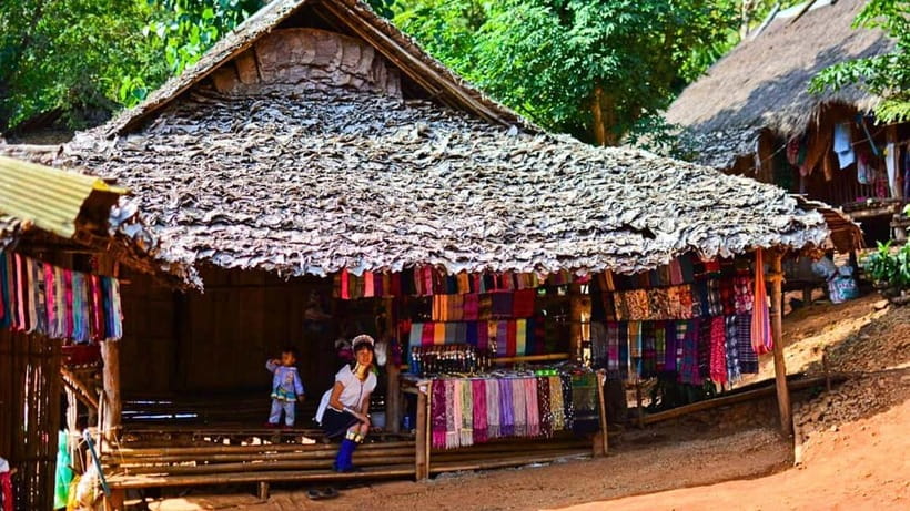 Chiang Mai: Chiang Rai Temples, Golden Triangle & Boat Tour - Long Neck Karen village: what changes between Option A and Option B