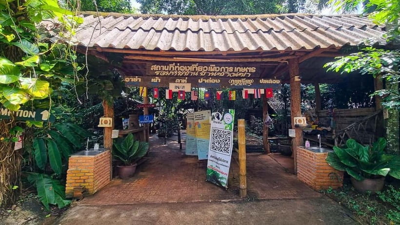 Chiang Mai: Chiang Rai Temples, Golden Triangle & Boat Tour - Karen Hill Tribe culture: what you can learn, and how to approach respectfully