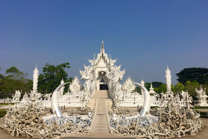 Chiang Mai-Chiang Rai:White+Black+Blue Temple+Golden Triangle+Boat Trip - Mekong River Boat Trip: Laos and Myanmar Views Without a Border Crossing