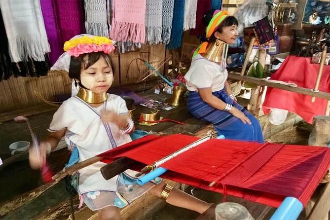 Chiang Mai-Chiang Rai: White Temple-Black Museum-Blue Temple - Mae Khachan Hot Spring: A Quick Reset Between Temples and Town Time