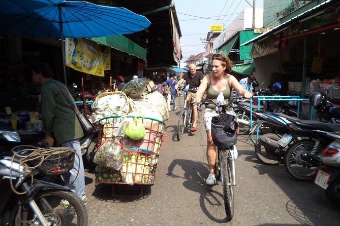 Chiang Mai City Culture Half-Day Cycling Tour - Stop 2: Wat Phra Singh, Chiang Mai’s holy center