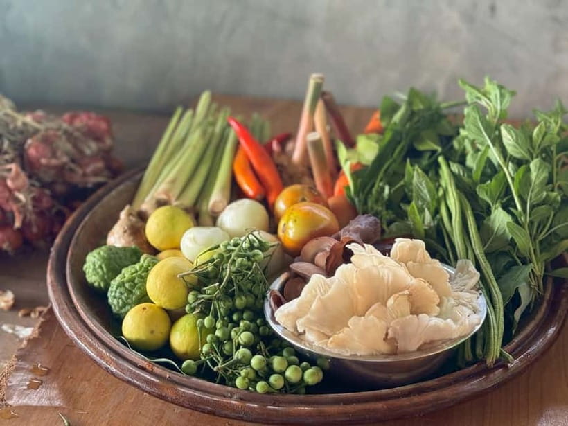 Chiang Mai: Cooking Class with Market and Pickup - Pickup to the kitchen: what “small group” really means