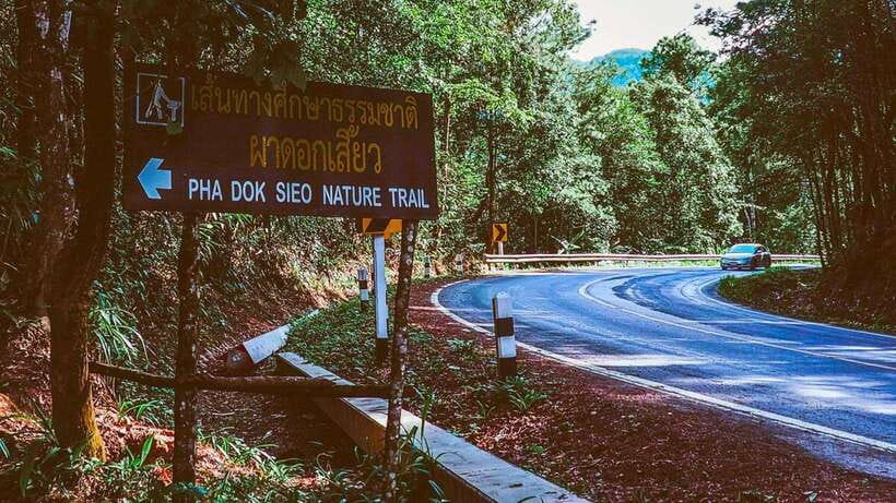 Chiang Mai: Doi Inthanon National Park and Pha Dok Siew Trek - Karen village and the coffee stop, a quick taste of daily life