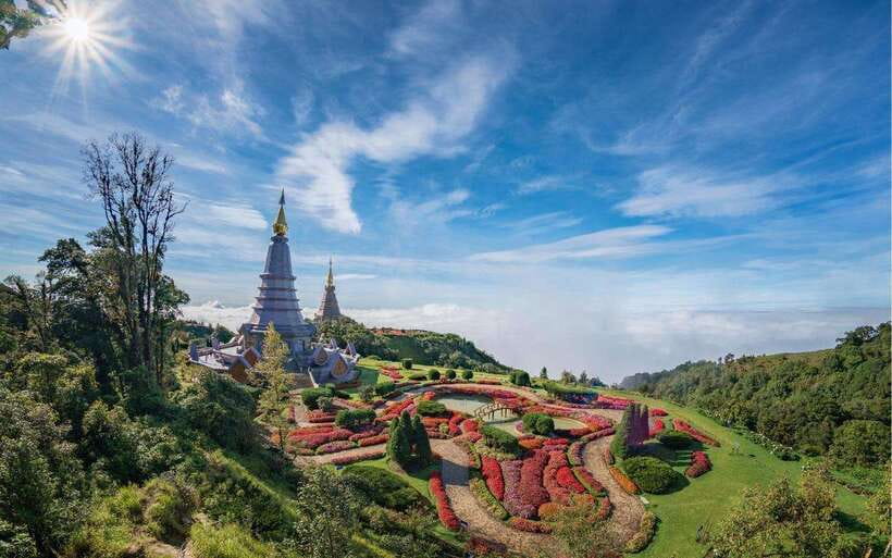 Chiang Mai:Doi Inthanon National Park & Hike at Kew Mae Pan - Doi Inthanon Summit Stop: The Views, the Altitude, and the Timing