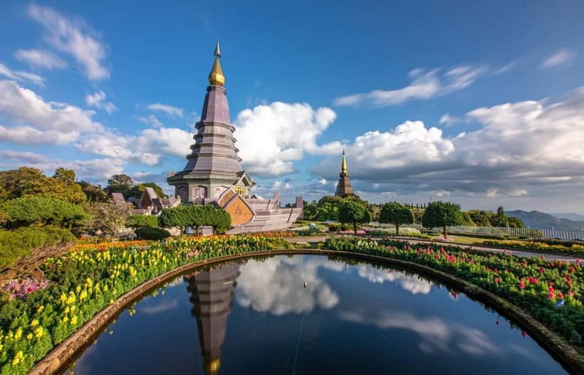 Chiang Mai: Doi Inthanon National Park Sightseeing Tour - King and Queen pagodas at Doi Inthanon, what to plan for