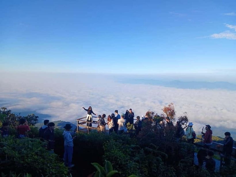Chiang Mai: Doi Inthanon Park and Kew Mae Pan 2-Hour Hike - Lunch and Mae Klang Lung coffee: Thai dishes plus Karen coffee