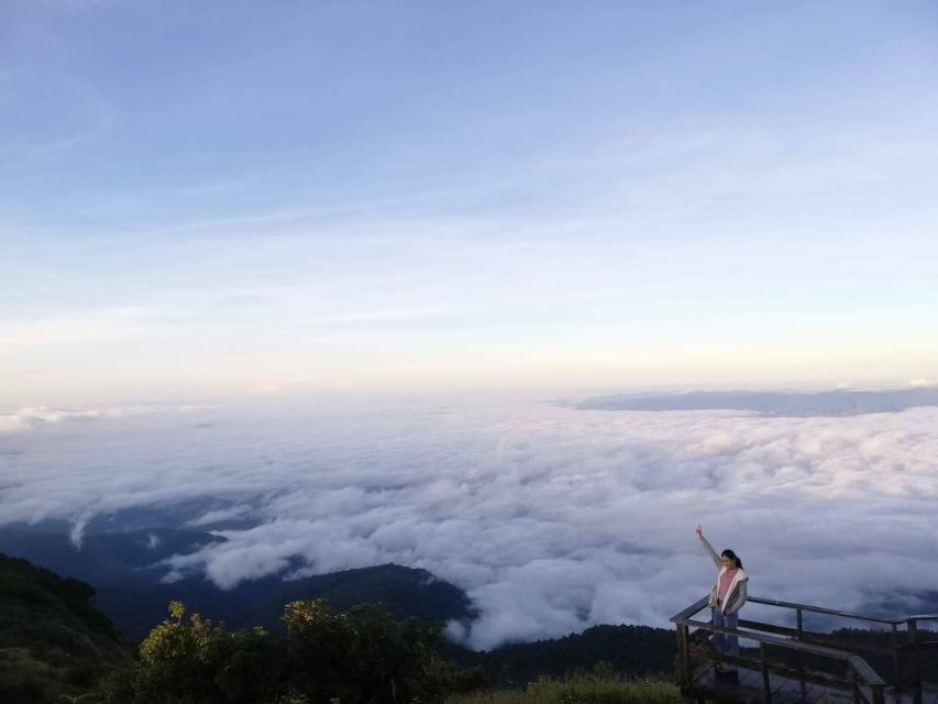 Chiang Mai: Doi Inthanon Park Day Trip with Kiw Mae Pan Hike - King’s and Queen’s Pagodas: Royal-Scale Thai Culture in Mountain Air
