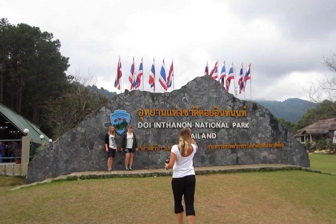 CHIANG MAI: Doi Inthanon-Trekking Pha Dok Seaw-Waterfall-Lunch - Doi Inthanon: Twin Pagodas, Hmong Market, and the First Waterfall Trek
