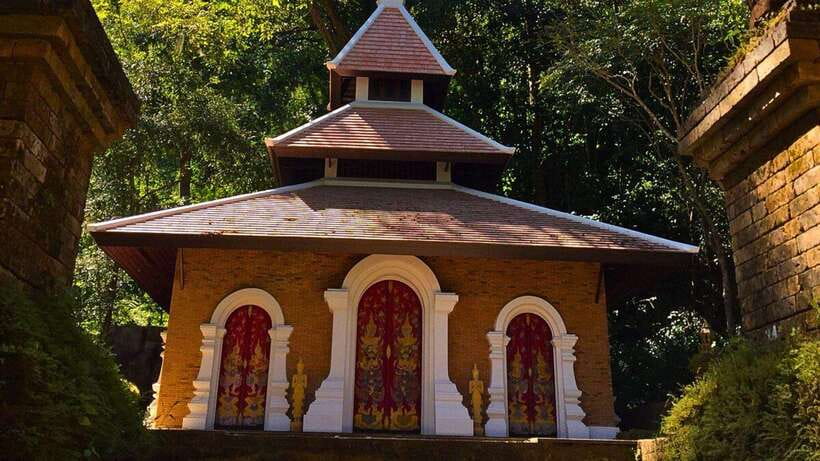 Chiang Mai: Doi Suthep and Wat Pha Lat Temple Evening Tour - Your Guide and the 4-Hour Reality Check