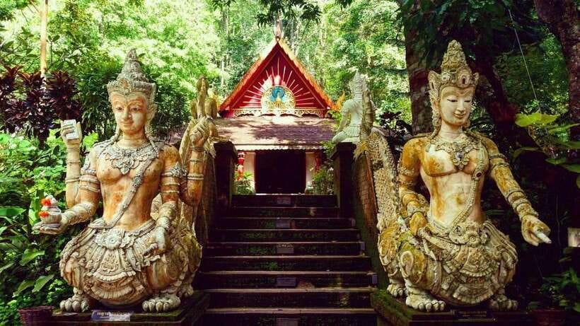 Chiang Mai: Doi Suthep and Wat Pha Lat Temple Evening Tour - Doi Suthep Temple: Stairs, Golden Chedi, and the Payoff Over Chiang Mai
