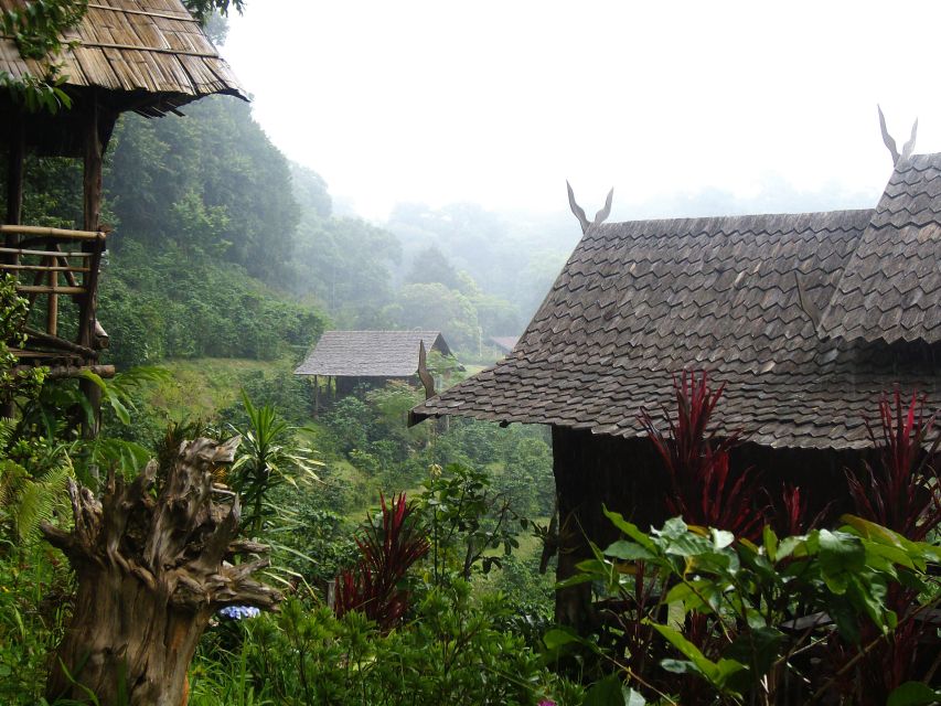 Chiang Mai: Doi Suthep National Park Leisure Hiking & Biking - Wat Phra That Doi Suthep: Temple Grandeur at Altitude
