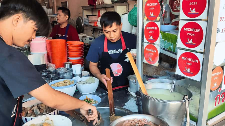 Chiang Mai: Doi Suthep, Wat Pha Lat and Michelin Food Tour - The 4-hour flow: how the timing usually feels in real life