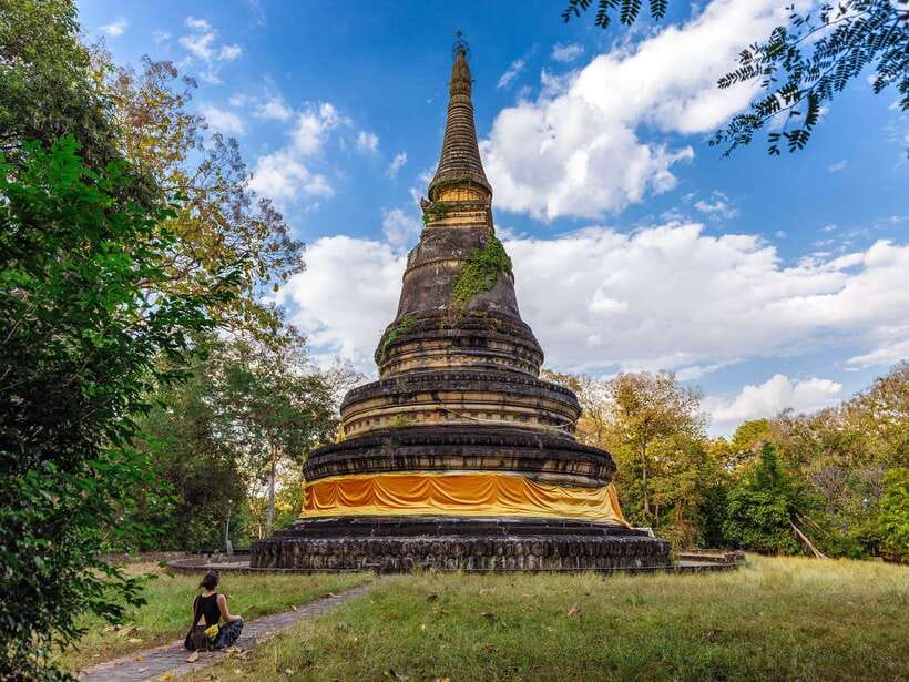 Chiang Mai: Doi Suthep, Wat Umong, and Pha Lat Sunrise Tour - First stop: Wat Phra That Doi Suthep at sunrise