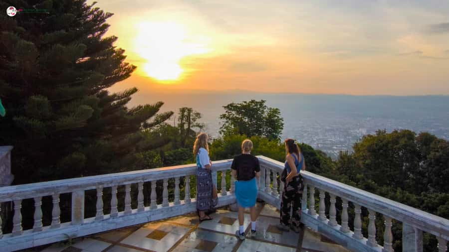 Chiang Mai: Elephant Sanctuary & Suthep Temple Sunrise View - Wat Phra That Doi Suthep Sunrise: Gold Light and Temple Traditions