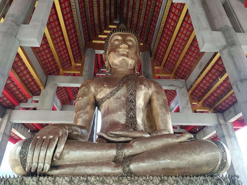 Chiang Mai: Elephants, Sticky Waterfalls, Market and Temple - Who Should Book This, and Who Might Want to Skip It
