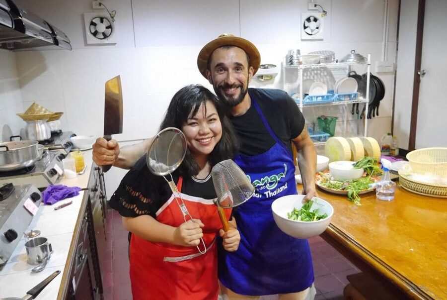 Chiang Mai: Evening Cooking Class and Local Market Visit - Market shopping like you actually cook in Thailand