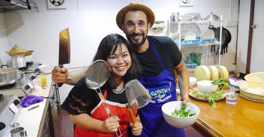 Chiang Mai: Evening Cooking Class and Local Market Visit - Your menu choices: four dishes plus curry paste skills