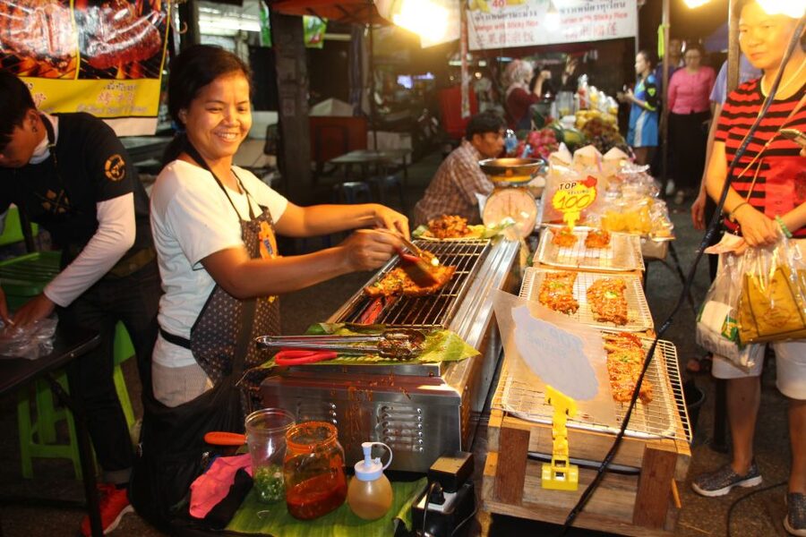 Chiang Mai: Evening Local Street Food Market Tour - Market Stop One: Kanom Jeen and the Northern Thai Starter Wave