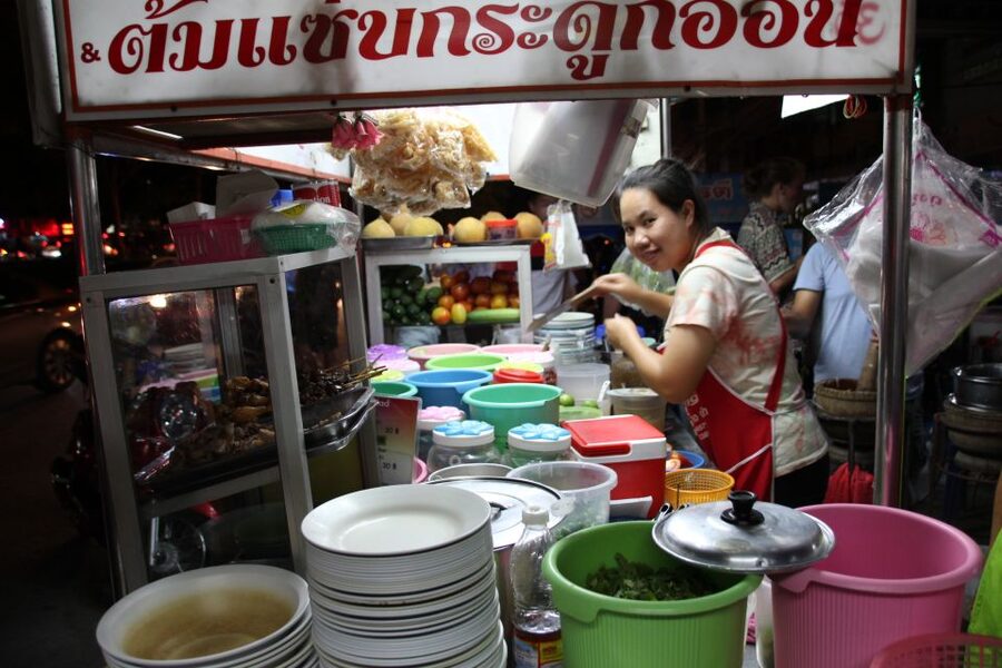 Chiang Mai: Evening Local Street Food Market Tour - What to Eat, What to Skip, and How to Keep It Fun