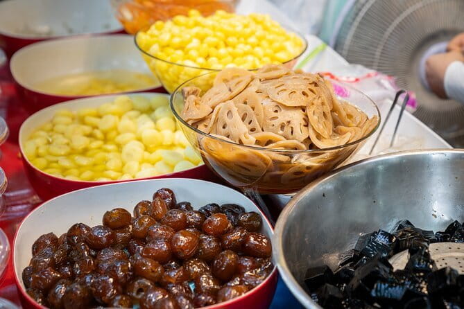 Chiang Mai: Evening Sightseeing and Food Tastings Guided Tour - The 5:30 PM Start and Small-Group Pace