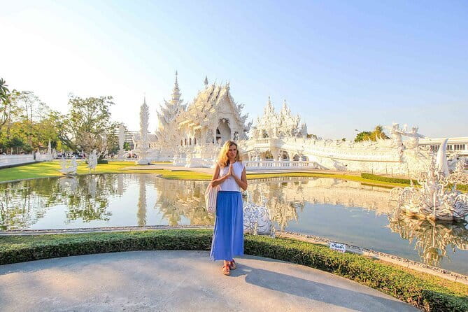 Chiang Mai: Evening Sightseeing and Food Tastings Guided Tour - Wat Phra That Chedi Luang at Night: Temple Mood and Quiet Moments